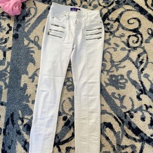 White skinny jeans